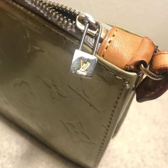 Louis Vuitton Alma MM vernis